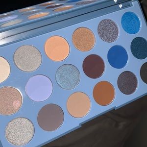 Morphe 18A Blue Ya Away Palette
